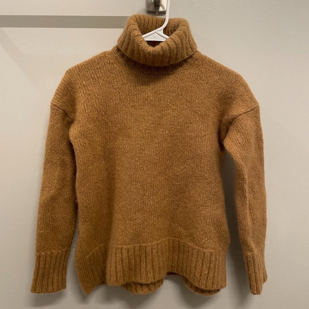 Everlane The Cloud Turtleneck in Heathered Chai